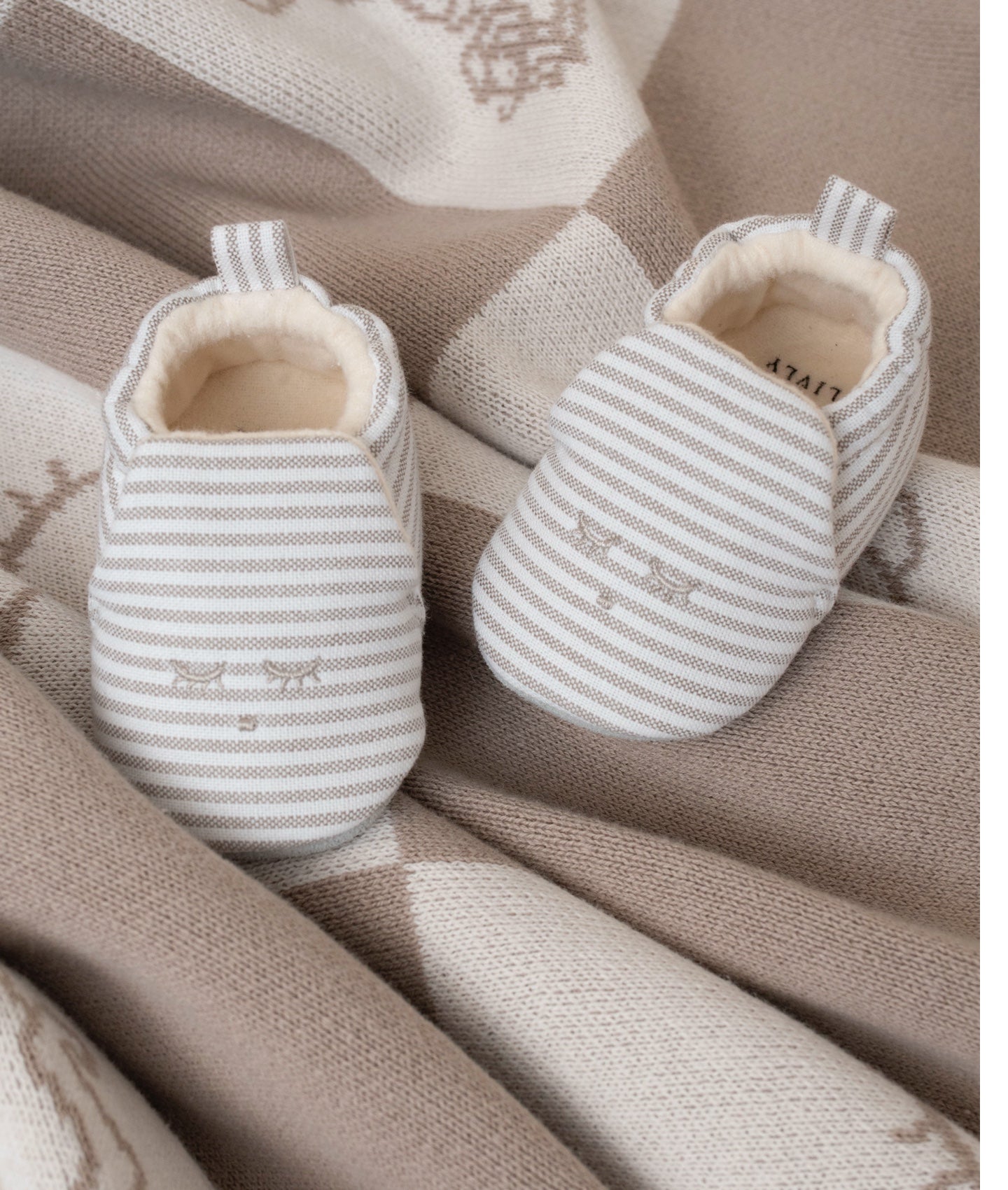 Chaussures pour berceau