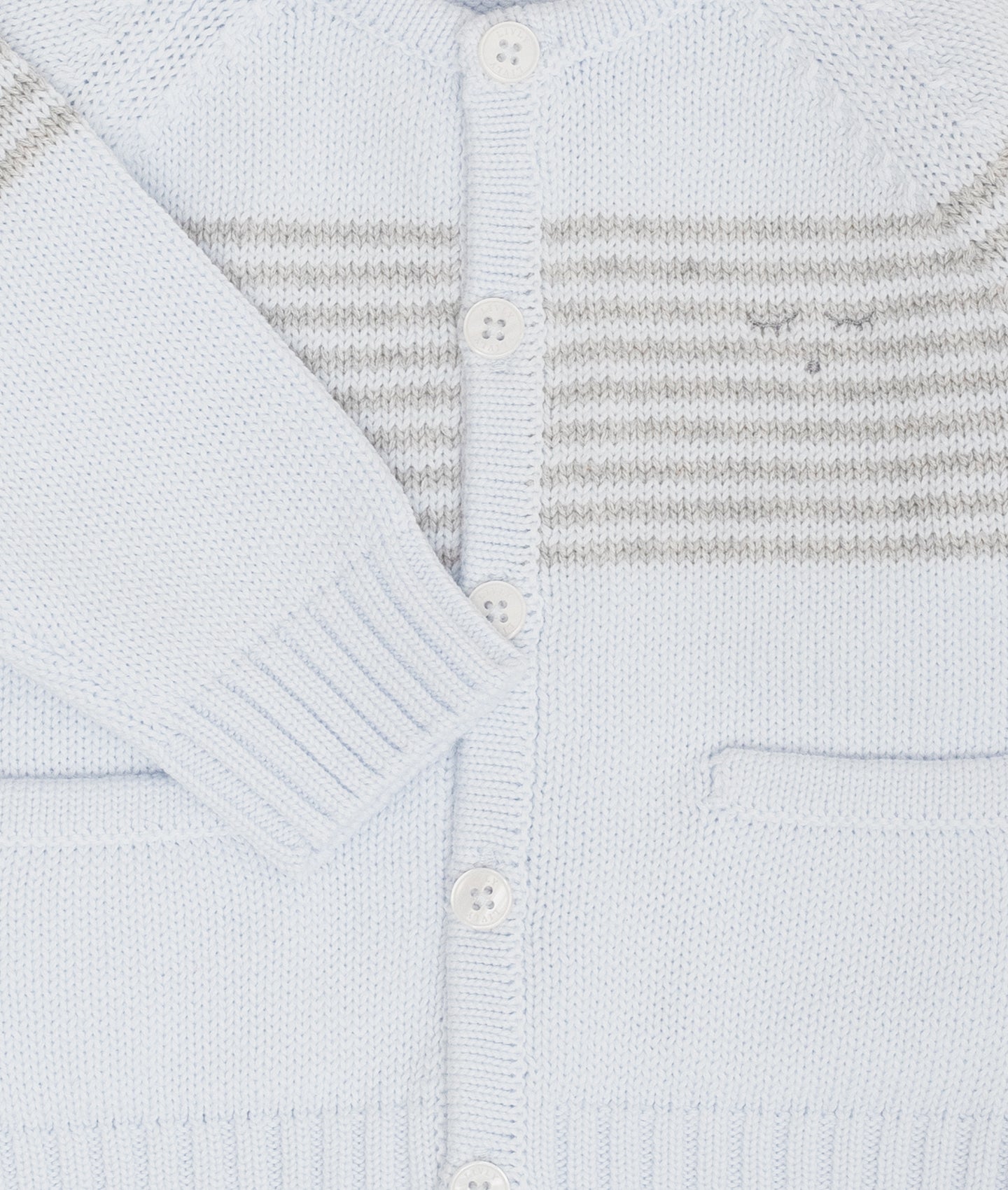 Strikket cardigan til baby