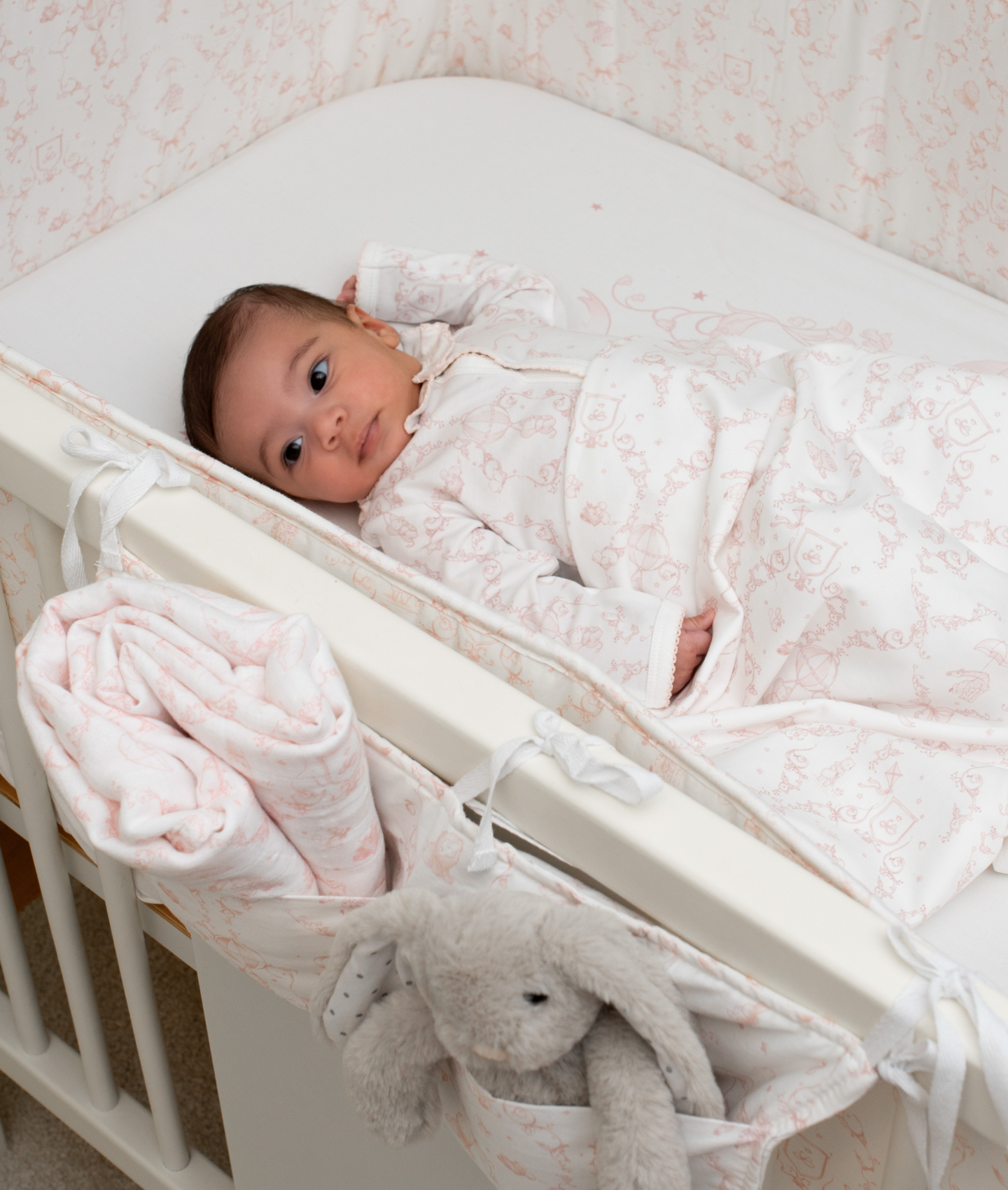 Wonderland Crib Pocket